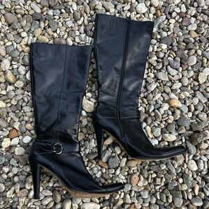 charles david genuine black leather heel boots w/silver buckle detail